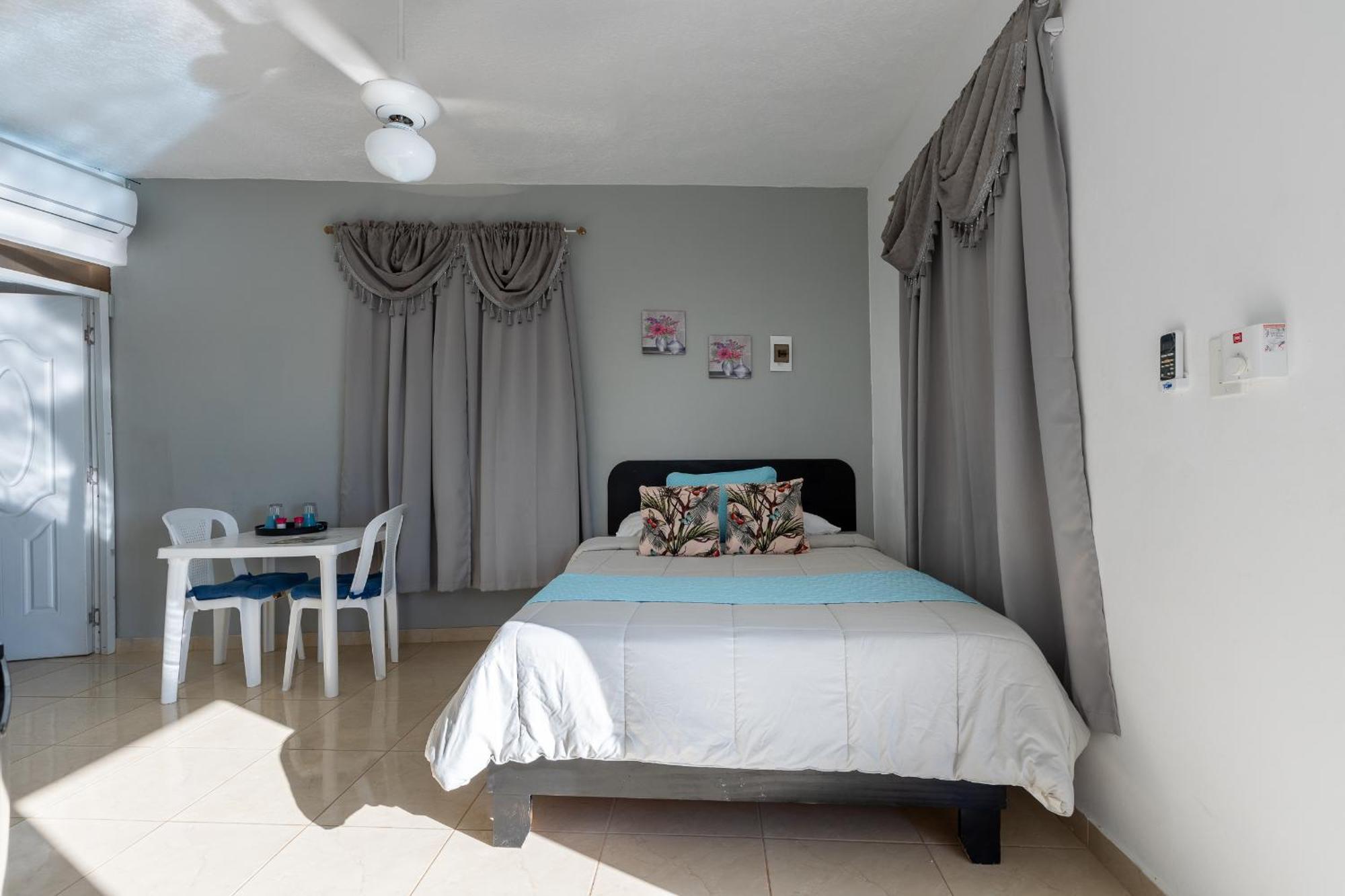 Edma Apartahotel Samana Екстер'єр фото